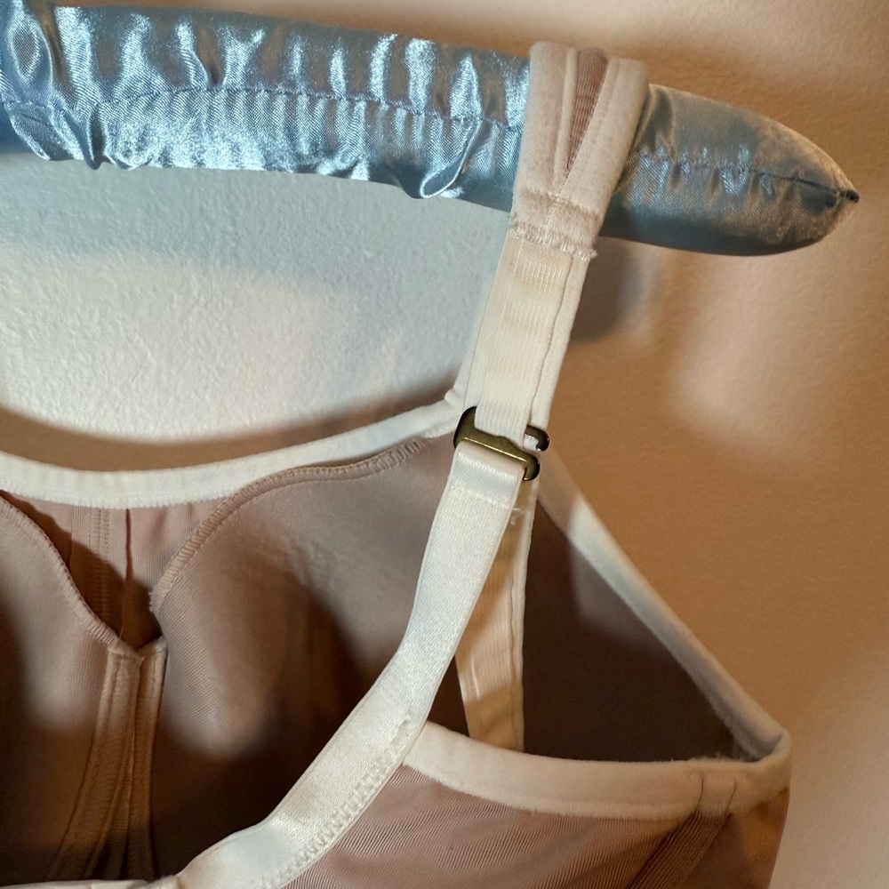 Natori Cream Bra - Picture 4 of 5